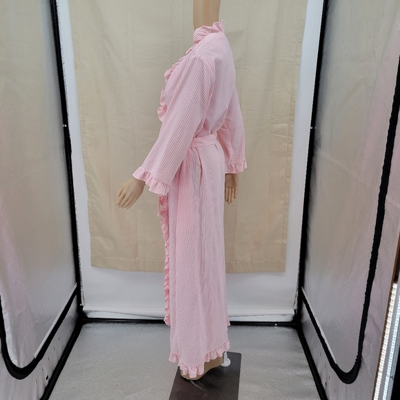 Pink Ruffled Women's Robe Vintage - Picture 6 of 12